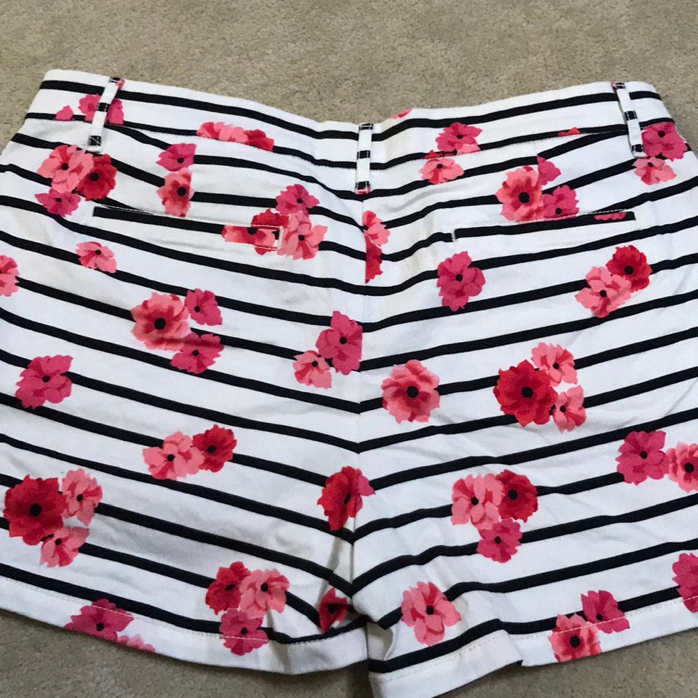 Shorts - Picture 4 of 6